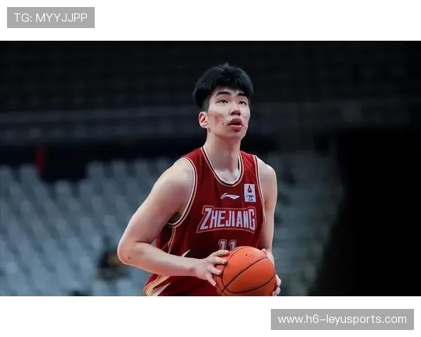 余嘉豪身高优势明显,浙江禁区威胁持续存在