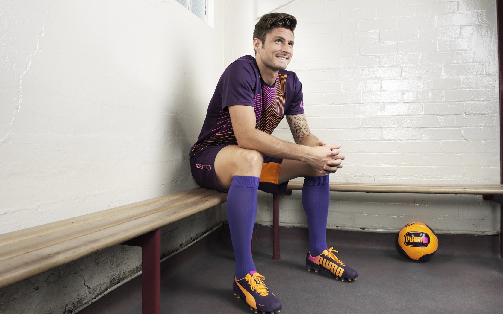 塞尔·拉恩：每次带球突破，他都能打破对方防线，创造进攻良机